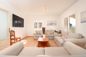 TV - ALCUDIA 1 AMOROS. Beautiful villa with superb sea views (Alcúdia)