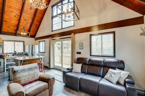 Hunter Mountain Home w/ Game Room: 1 Mi to Skiing!