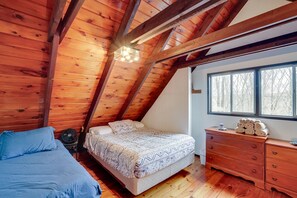 3 habitaciones, escritorio, tabla de planchar con plancha y internet 
