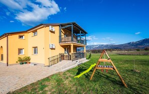 Children's area - 2 bedroom cozy apartment in Krsan (Krsan)