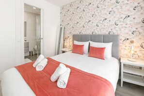 3 bedrooms, iron/ironing board, travel cot, Internet - Casa Honary - Coastal Charm & Comfort (Nazaré)