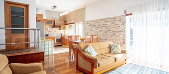 8 Rodrigues Family House - Villa with patio