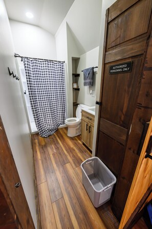 Shower, towels