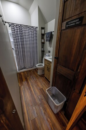 Shower, towels