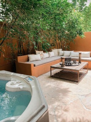 Phòng Suite | Hiên