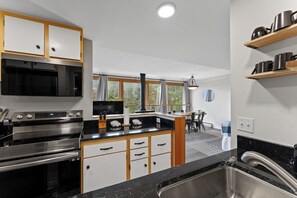 Apartment (1 Bedroom) | Exterior - Decatur #1797 (Keystone)