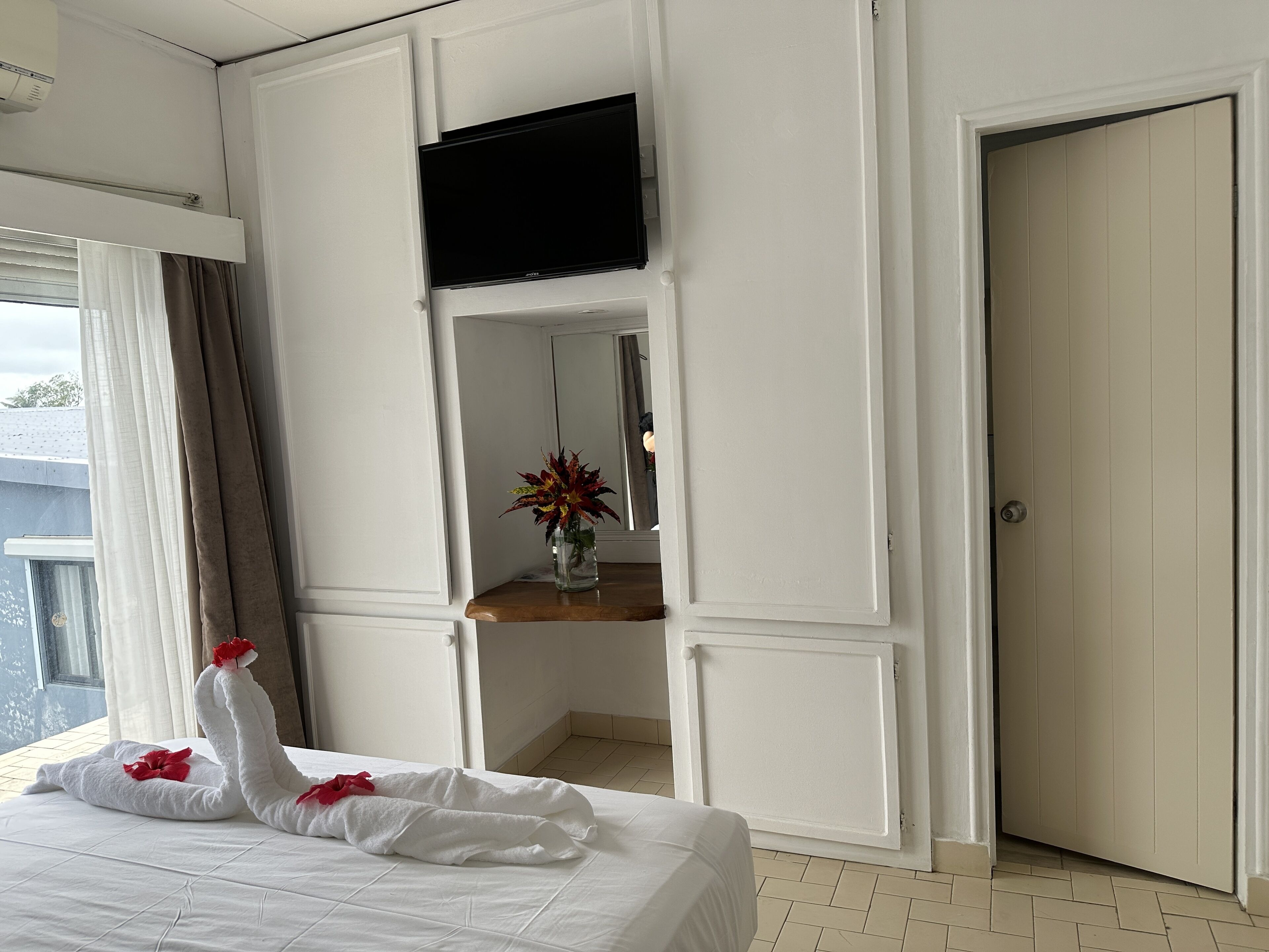 family suite | 1 bedroom, desk, laptop workspace, free wifi