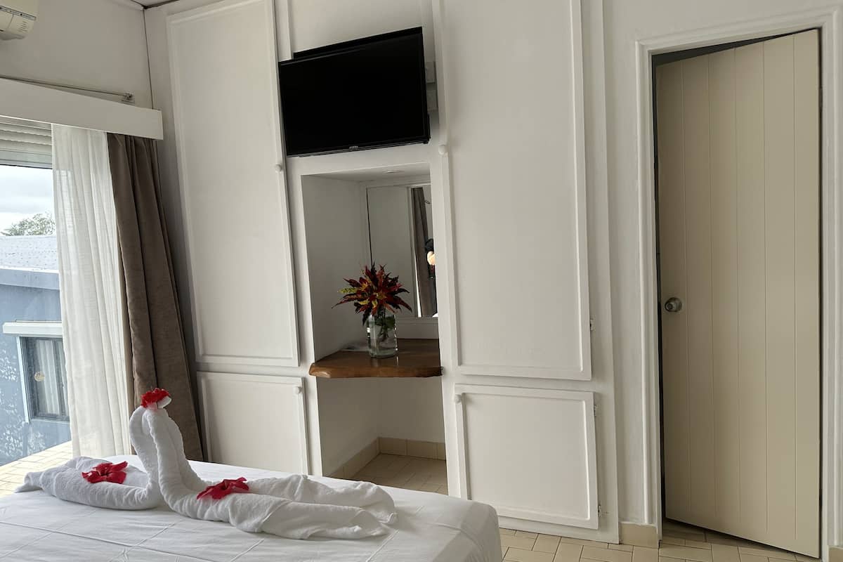 family suite | 1 bedroom, desk, laptop workspace, free wifi