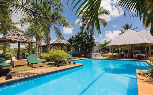 Coconut Palms Resort & Diamond Casino