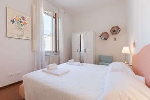1 chambre, fer et planche Ă repasser, Wi-Fi, draps fournis