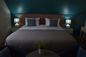 Double or Twin Room | Blackout curtains, iron/ironing board, WiFi, bed sheets - Temple View Hotel (Isle of North Uist)