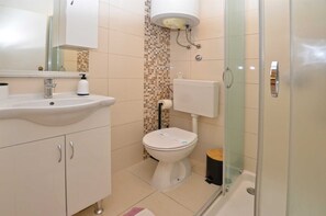 Shower, towels
