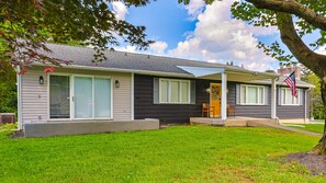 Exterior - The Palmer: elegance, style, cleanliness & comfortability! (Easton)