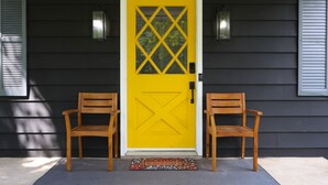 Unclassified image, 4 of 30, button - The Palmer: elegance, style, cleanliness & comfortability! (Easton)