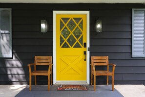 Exterior detail - The Palmer: elegance, style, cleanliness & comfortability! (Easton)