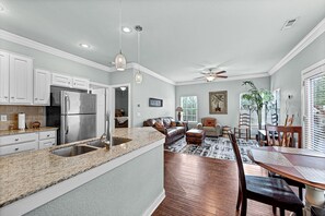 Interior - Flourishing Palm Place 3 BR 2 BA near XNA (Bentonville)