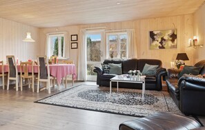 Una Smart TV, una chimenea