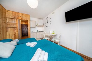 1 bedroom, iron/ironing board, Internet, bed sheets