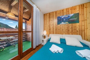 1 bedroom, iron/ironing board, Internet, bed sheets - GuestHost - Da Crispe Studio - 550 m far from the Golf Club (Tarvisio)