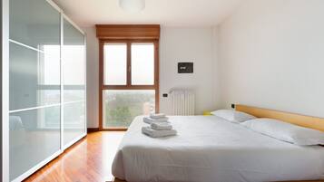 2 Schlafzimmer, Bügeleisen/Bügelbrett, Internetzugang, Bettwäsche