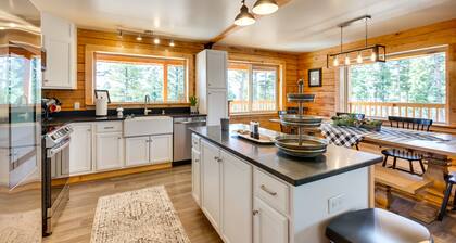 Wraparound Porch: & Forest Views: Angel Fire Cabin
