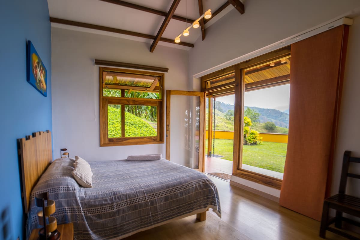 Comfort Room | 1 bedroom, premium bedding, down duvets, in-room safe