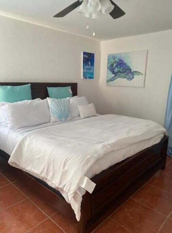 5 bedrooms, in-room safe, desk, iron/ironing board