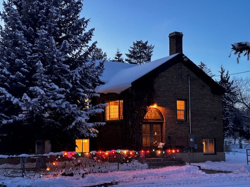 Bespoke Accommodations 45 mins from SLC Int’l. Airport and Luxury Ski Resorts