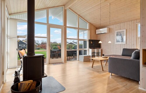 Nice home in Glesborg with sauna
