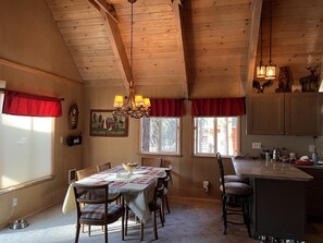 Dining - Lease only-Serene Lakes/Soda Springs-recently updated (Soda Springs)