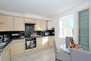 Apartment, 2 Bedrooms (Belgrave Mansions) | Private kitchen | Fridge, microwave, coffee/tea maker, electric kettle