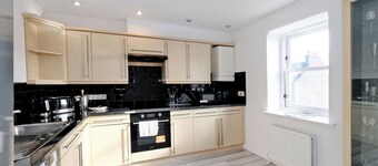 Orange Apartments - Belgrave Mansions