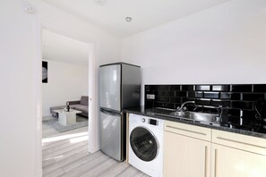 Apartment, 2 Bedrooms (Belgrave Mansions) | Private kitchen | Fridge, microwave, coffee/tea maker, electric kettle
