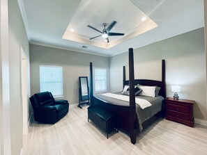 3 chambres, fer et planche à repasser, lit parapluie, Wi-Fi gratuit