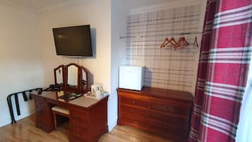 Laptop workspace, free WiFi