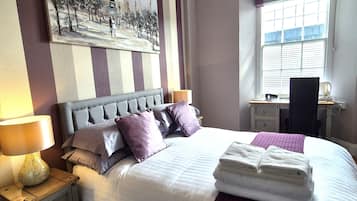 Chambre économique double (R5) | Espace de travail pour ordinateurs portables, accès au Wi-Fi (inclus)