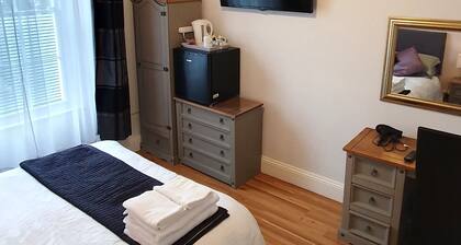 Midway Guest House