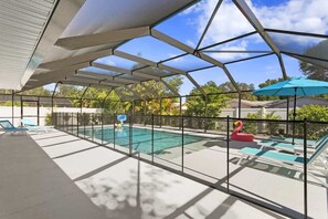Pool - Amazing Heated Pool + Mini-Golf, 9 min to IMG (Bradenton)