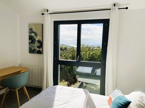 5 bedrooms, free WiFi - Villa Arazu, 10 pers, piscine chauffée, vue mer, 15 mn à pieds plage (STE LUCIE DE PORTO VECCHIO)