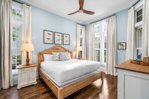 4 soverom, strykejern/-brett, wi-fi og sengetøy