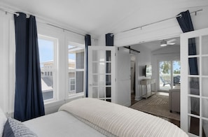 5 bedrooms, iron/ironing board, WiFi, bed sheets - 🦩Book Me Baby! Hattie's Hideaway~Heart of Seagrove~Pool~Golf Cart~Pets~Bikes🦩 (Santa Rosa Beach)