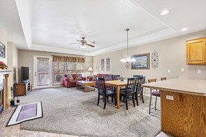 Interior - Warm and Welcoming Condo with Fireplace and Jetted Tub - Near SDC! (Reeds Spring)