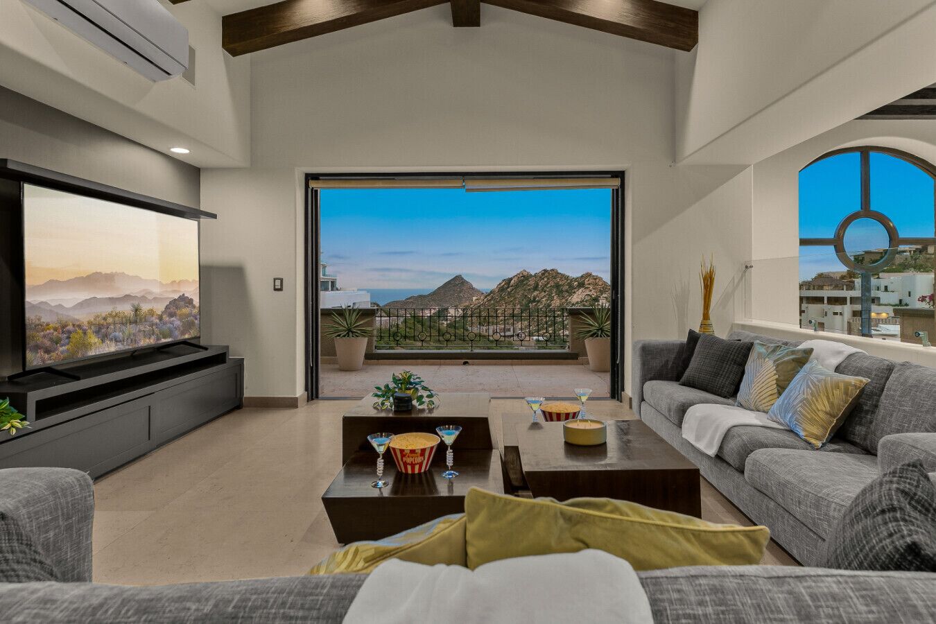 TV, table tennis, stereo