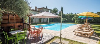Apartment 'Agriturismo Ischieto - La Torretta' with Shared Pool, Wi-Fi and Air Conditioning