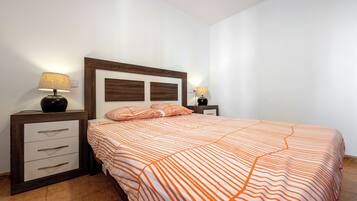 3 habitaciones, tabla de planchar con plancha y wifi gratis