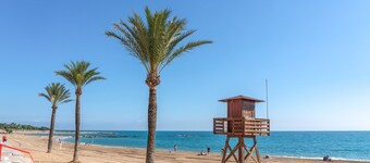 Appartement 'Central Modern 3bdr' avec Wi-Fi et climatisation