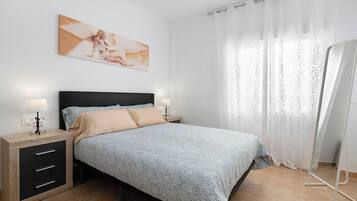 3 dormitorios, tabla de planchar con plancha, wifi gratis y ropa de cama