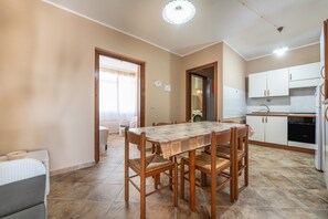 Interior - Holiday Home 'Le Sabbie Bianche' with Private Terrace and Air Conditioning (Calasetta)