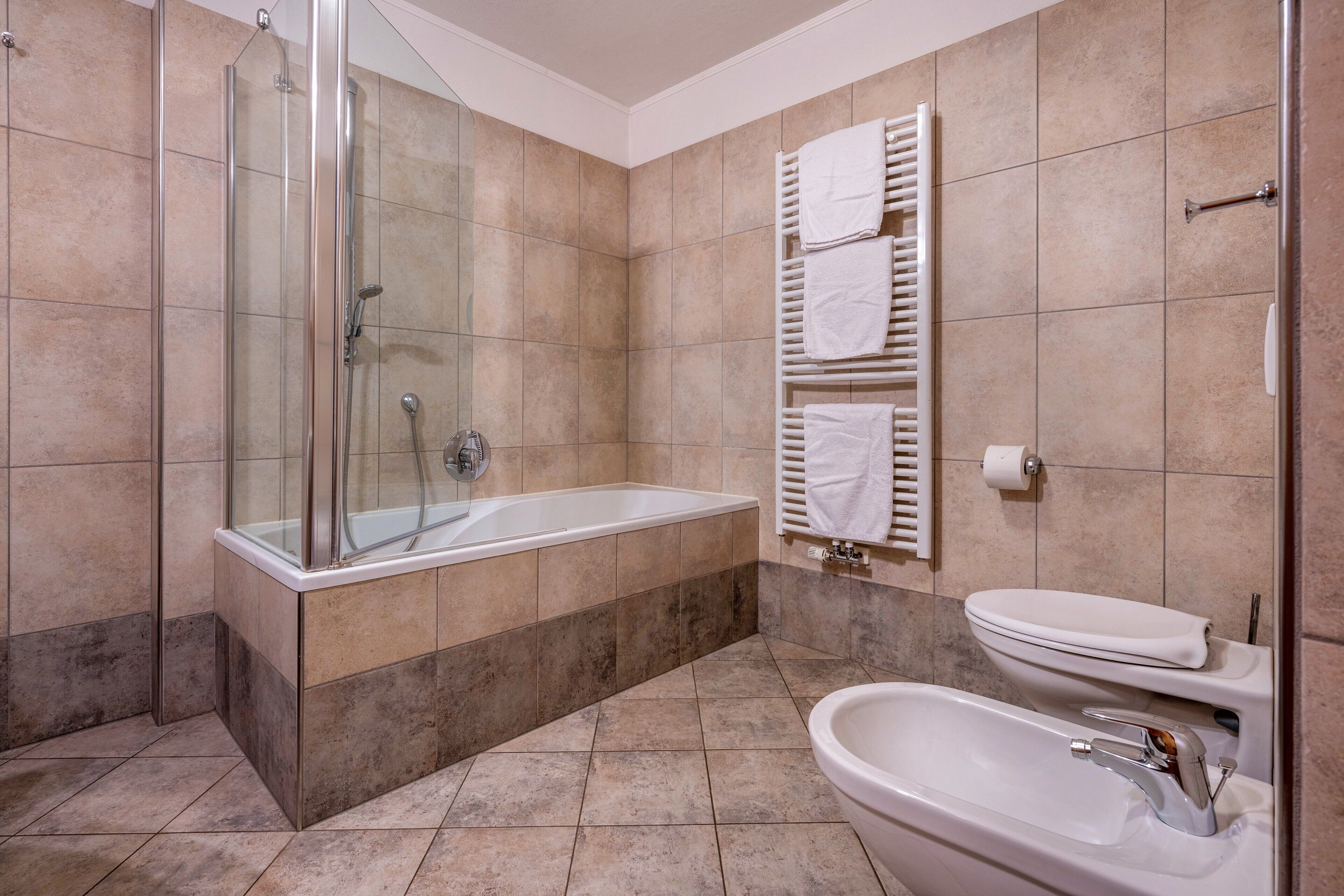 Doccia, asciugacapelli, asciugamani