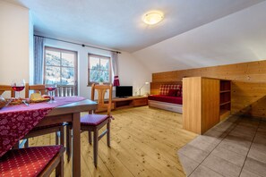 Interior - Apartment 'Lechnerhof 3' with Mountain View, Shared Garden and Wi-Fi (Braies)